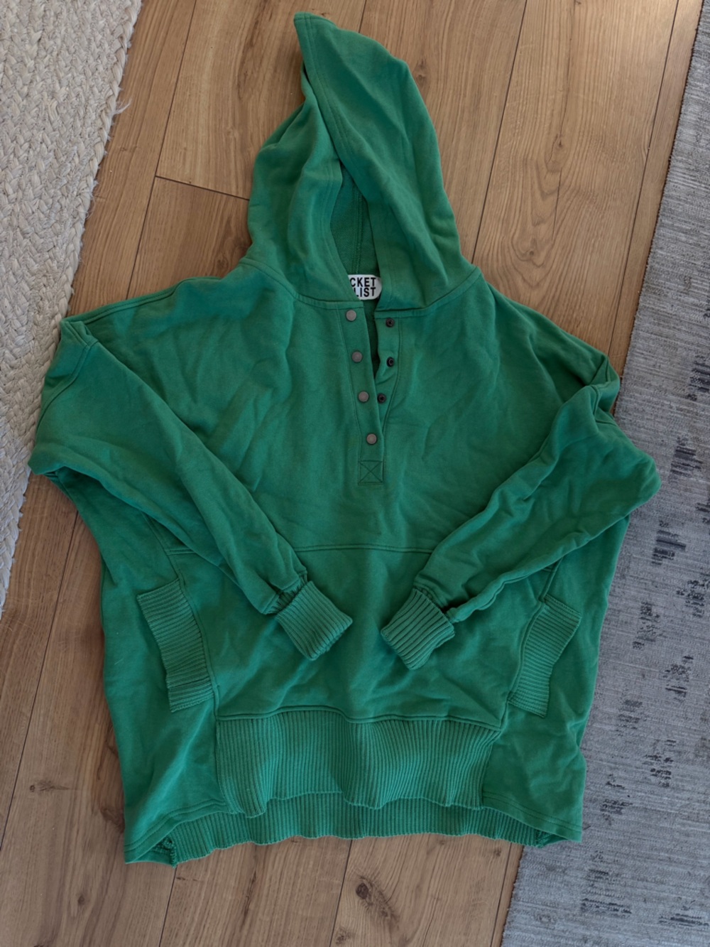 BUCKETLIST Green Crewneck Henley Pullover